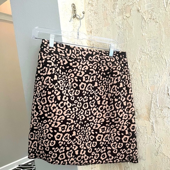 Loft Petite Leopard Print Skirt, Size 2P - Picture 4 of 4